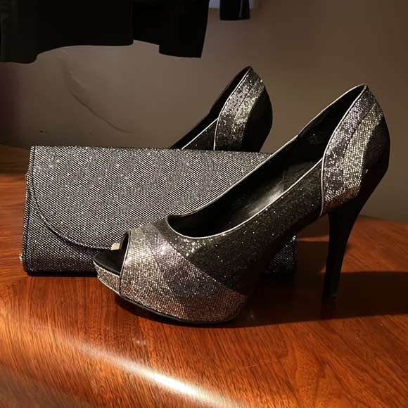 High heels with matching clutch - Picture 4 of 4